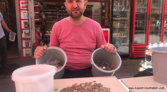 3 Kiloluk Kovalarda Biriktirdiği Madeni Paralarla Umreye Gitmek İstiyor