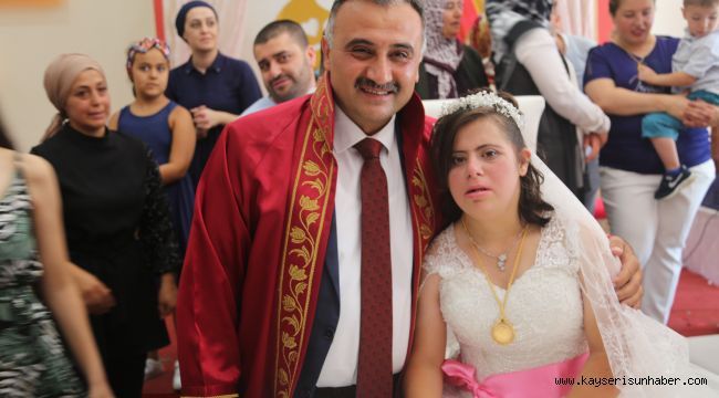 Down Sendromlu Rabia’ya Damatsız Düğün