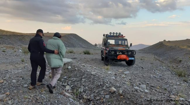 Erciyes'te Mahsur Kalan 2 Kişiyi JAK Ekipleri Kurtardı