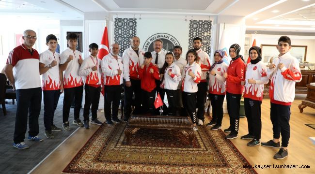  Wushu kungfu Şampiyonlarından Başkan Palancıoğlu'na Ziyaret