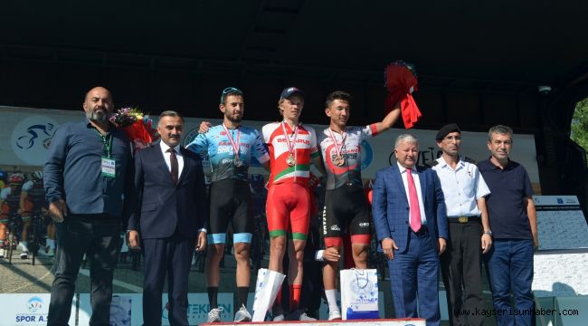 Grand Prix Erciyes Erkekler Bisiklet Yarışı Develi Etabı Tamamlandı 