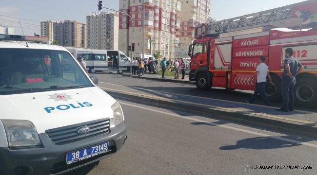 Kayseri'de 3 Aracın Karıştığı Kazada Çok Sayıda Yaralı Var