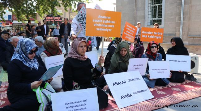 Kayseri'de, Diyarbakır'daki Annelere Destek Sürüyor 