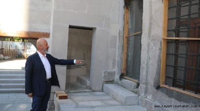 2 Asırlık cami restore edildi