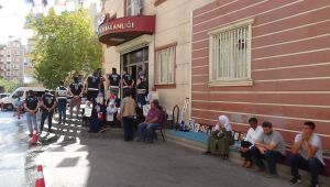 Annelerin HDP Önündeki Evlat Nöbeti 30'uncu Gününde  