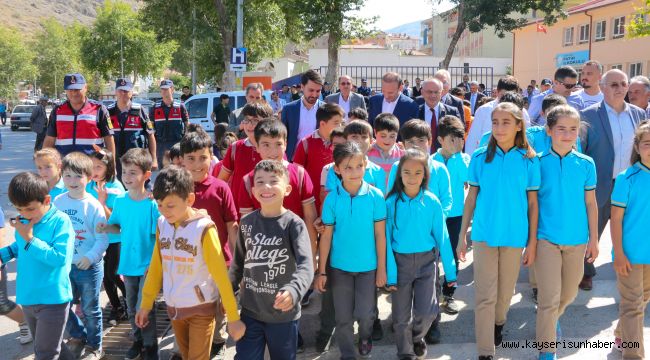 Başkan Öztürk: ”Trafikte Riayet Etmemiz Gereken Konu Yayaların Önceliğidir” 