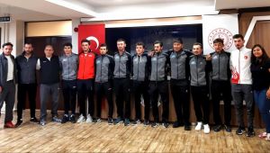 Bisikletçiler Erciyes'te Kamp Yaptı