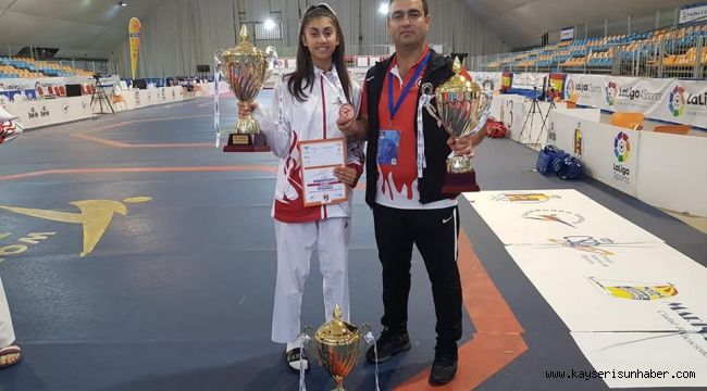 Büşra Öztürk Taekwondo Avrupa Üçüncüsü 