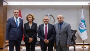 Develi ve Yöresi Dernek Başkanı Cebeci'den Başkan Memduh Büyükkılıç'a Ziyaret