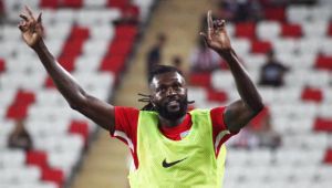 Kayserispor'da Adebayor Şoku 