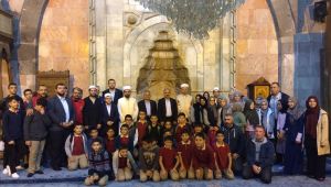 Öğrenciler Mehmetçik İçin Sabah Namazında Buluşup Dua Etti 