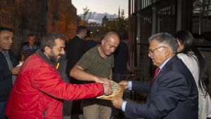 Seferden Zafere Türk Kadını Kayseri Kalesi'nde 