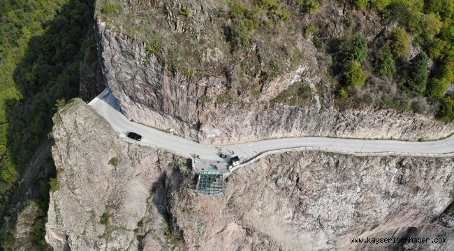 Türkiye'nin En Yüksek Cam Seyir Terasına Çıkmak Cesaret İstiyor