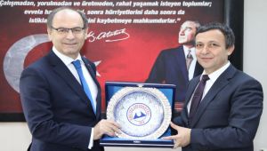 YÖK Başkan Vekili Rahmi Er, Erciyes Üniversitesi'nde