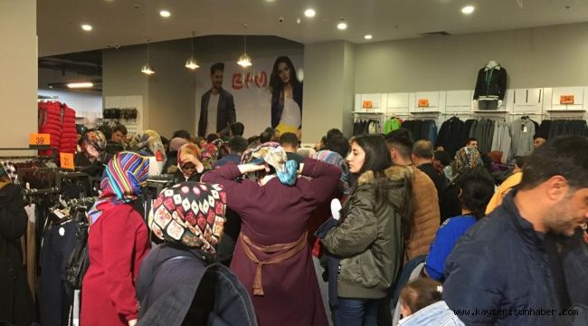 Kayseri'de 'Muhteşem Cuma' İzdihama Sebep Oldu