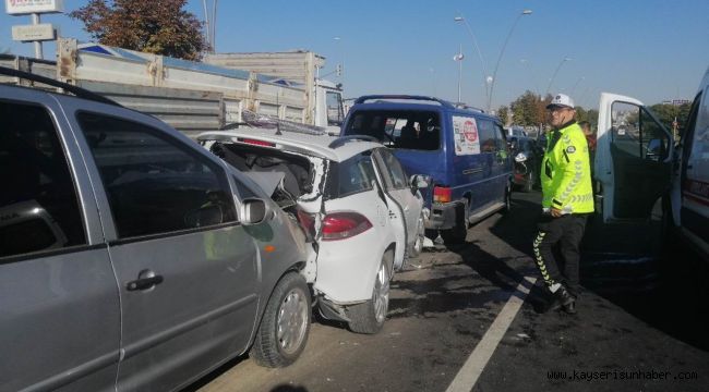 Kayseri'de zincirleme trafik kazası: 5 yaralı