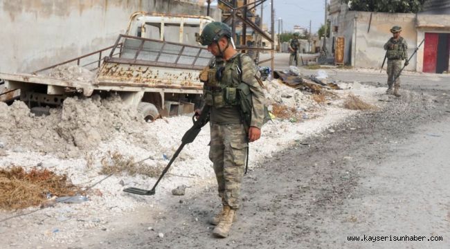 MSB: ”Barış Pınarı Harekat Bölgesin'de 988 EYP ve 442 Mayın Tespit Edilerek Etkisiz Hale Getirildi”