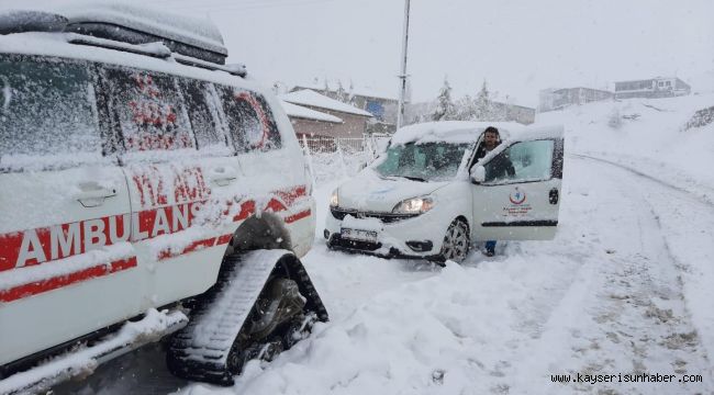 Hemodiyaliz hastaları paletli ambulansla kurtarıldı