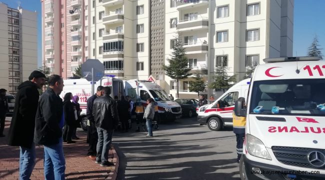 Kayseri'de Beton Mikseri, Halk Otobüsüne Çarptı