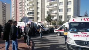 Kayseri'de Beton Mikseri, Halk Otobüsüne Çarptı