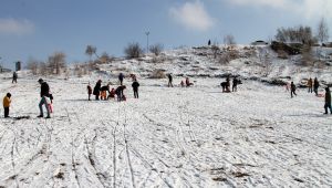 Çocuklara Kayak Pisti