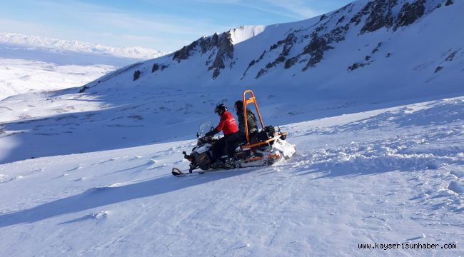 Erciyes'te mahsur kalan dağcılar kurtarıldı