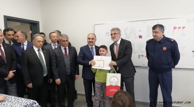 Kayseri’de 308 bin 35 öğrenci karnelerini aldı