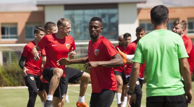 Kayserispor'da Mensah Kadro Dışı Bırakıldı