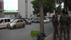 Operasyon sırasında polisi tabancayla yaralayan şahıs yakalandı