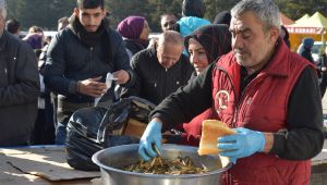 Sun Fuarcılık’tan Vatandaşlara 5 Ton Hamsi İkramı