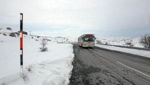 Talas'ta Yol Güvenliği İçin Kar Direkleri Dikildi