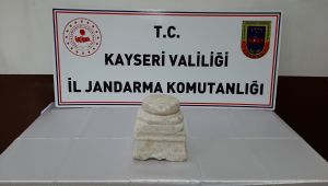 Kayseri'de 1800 yıllık tarihi sütun ele geçirildi