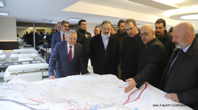 Bakan Kasapoğlu'na Zirvede Brifing