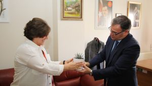 Başkan Özdoğan Bayan Personelin Kadınlar Gününü Kutladı