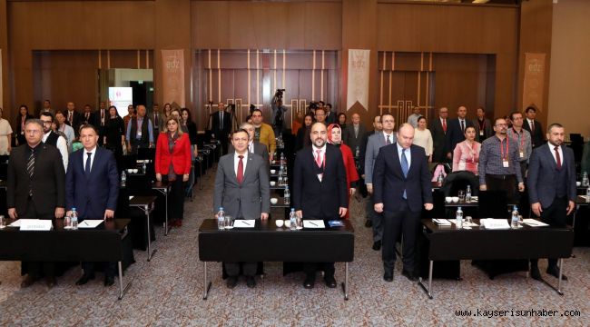 'Erciyes Dermatoloji Zirvesi' düzenlendi