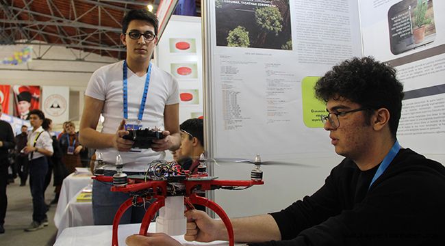 Liselilerden 'tarım dostu drone'