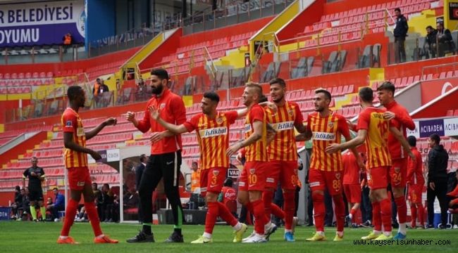 Kayserispor teknik heyet ve futbolculara ödeme yaptı