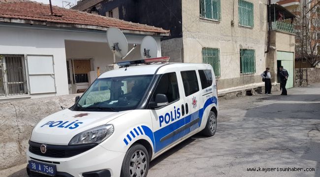 Yalnız yaşayan yaşlı adam evinde ölü bulundu