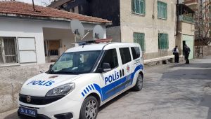 Yalnız yaşayan yaşlı adam evinde ölü bulundu