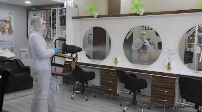 Melikgazi'de berber ve kuaförler dezenfekte edildi