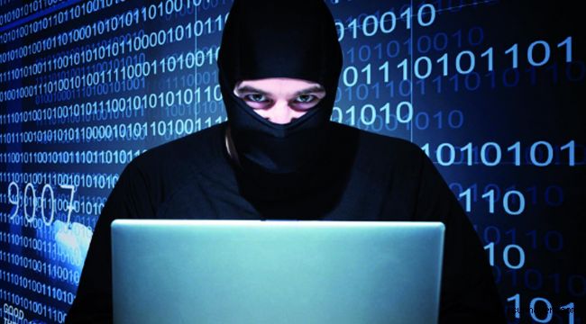 Başkasının banka hesabından para çeken 2 kişiye hapis cezası