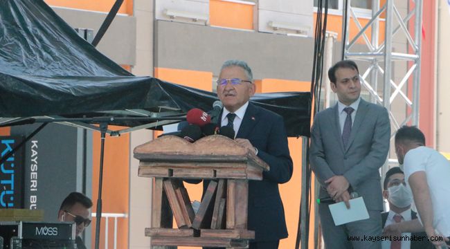 Büyükşehir şehri geleceğe taşıyor