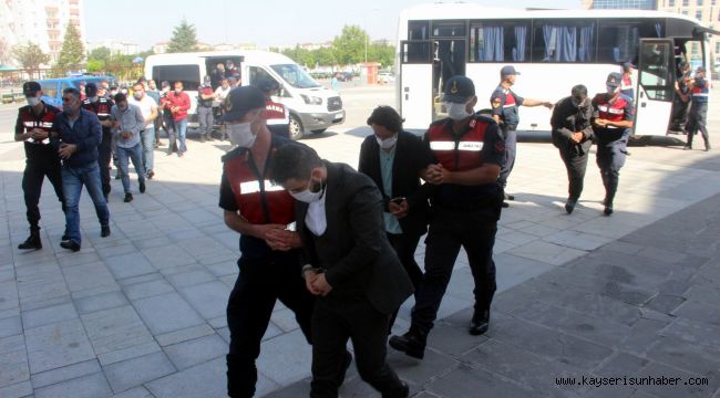 Kayseri merkezli 14 ilde insan kaçakçılarına operasyon: 25 gözaltı