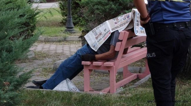 Ölüm onu, gazete okurken yakaladı