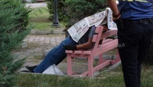 Ölüm onu, gazete okurken yakaladı