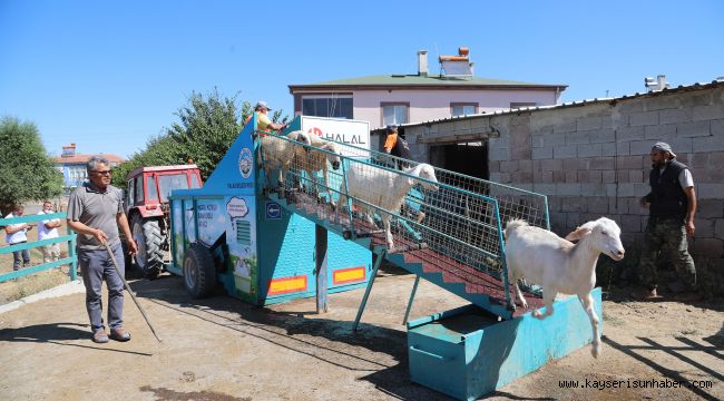 Talas'ın 'mobil koyun banyosu' bölgeye hizmet veriyor