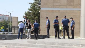 Kayseri Bölge Adliye Mahkemesi önünde şüpheli paket alarmı