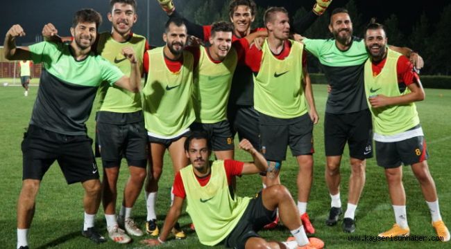 Kayserispor'da 14 futbolcunun lisansı çıktı