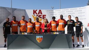 Kayserispor yeni transferleri tanıttı