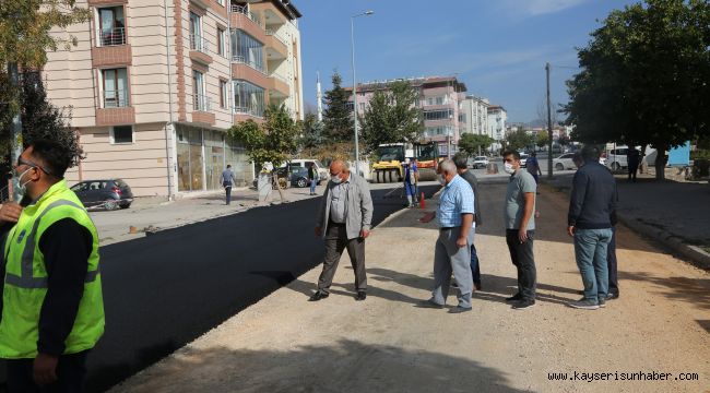 Alparslan Türkeş Caddesi’nde sıcak asfalt serimine başlandı